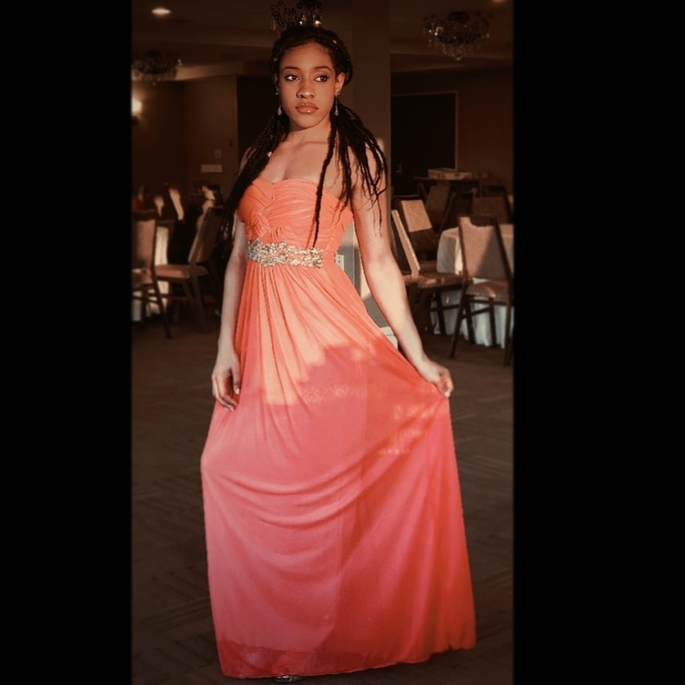 Long peach prom dress/ gown